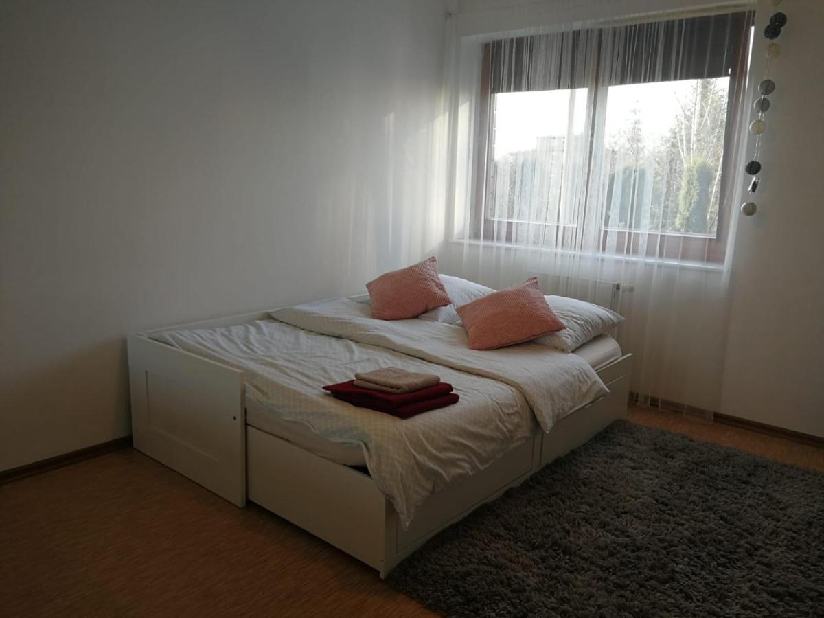 אוסטראון Apartament Zeta Park Centrum מראה חיצוני תמונה